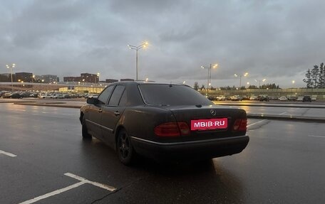 Mercedes-Benz E-Класс, 1997 год, 450 000 рублей, 5 фотография