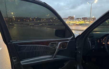 Mercedes-Benz E-Класс, 1997 год, 450 000 рублей, 8 фотография