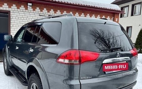 Mitsubishi Pajero Sport II рестайлинг, 2014 год, 3 090 000 рублей, 3 фотография