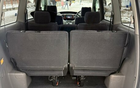 Toyota Noah III, 2002 год, 815 000 рублей, 7 фотография