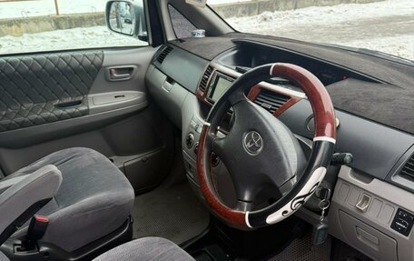 Toyota Noah III, 2002 год, 815 000 рублей, 10 фотография