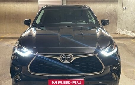 Toyota Highlander, 2021 год, 5 500 000 рублей, 1 фотография