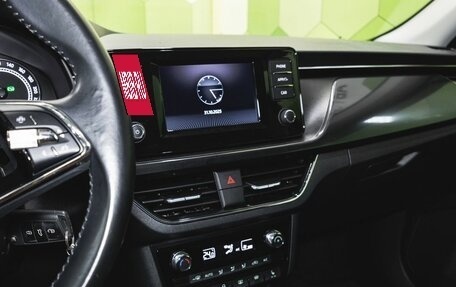 Skoda Rapid II, 2021 год, 1 700 000 рублей, 21 фотография