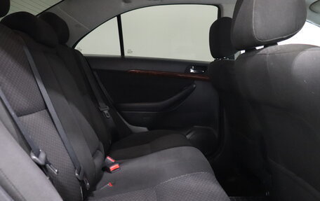 Toyota Avensis III рестайлинг, 2004 год, 538 000 рублей, 15 фотография