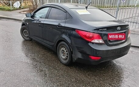 Hyundai Solaris II рестайлинг, 2011 год, 650 000 рублей, 10 фотография