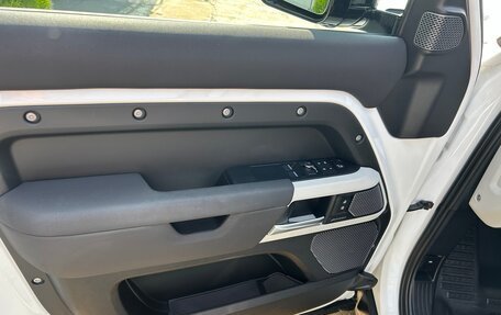 Land Rover Defender II, 2021 год, 5 460 000 рублей, 16 фотография