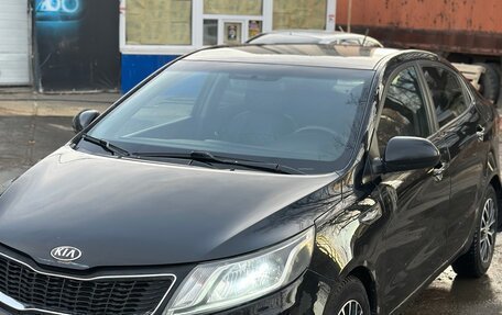 KIA Rio III рестайлинг, 2013 год, 400 000 рублей, 2 фотография