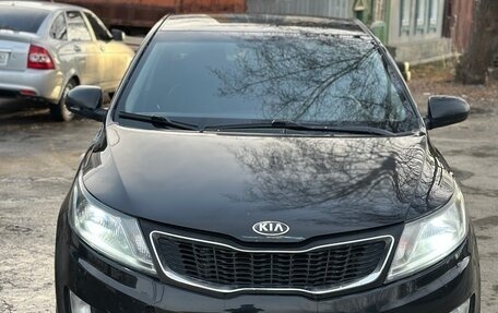 KIA Rio III рестайлинг, 2013 год, 400 000 рублей, 3 фотография