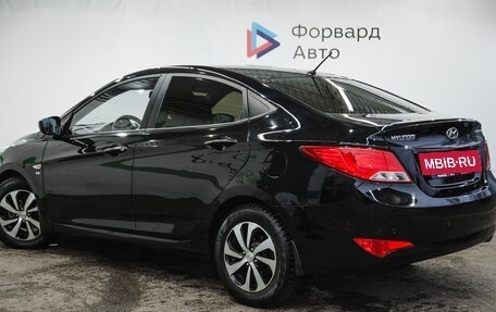 Hyundai Solaris II рестайлинг, 2015 год, 1 100 000 рублей, 4 фотография