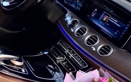 Mercedes-Benz E-Класс, 2017 год, 3 150 000 рублей, 3 фотография