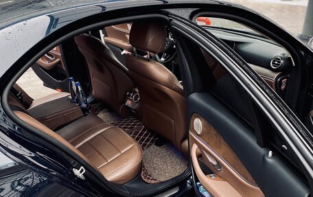 Mercedes-Benz E-Класс, 2017 год, 3 150 000 рублей, 8 фотография