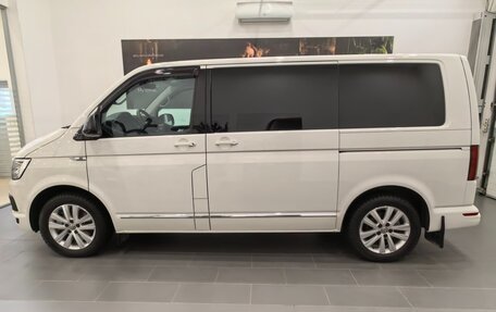 Volkswagen Multivan T6 рестайлинг, 2018 год, 6 995 000 рублей, 11 фотография