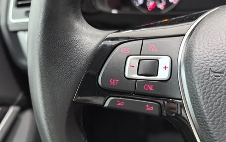 Volkswagen Multivan T6 рестайлинг, 2018 год, 6 995 000 рублей, 24 фотография