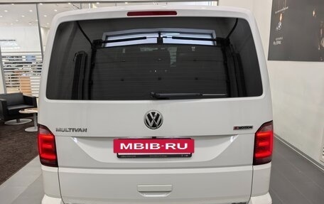 Volkswagen Multivan T6 рестайлинг, 2018 год, 6 995 000 рублей, 14 фотография