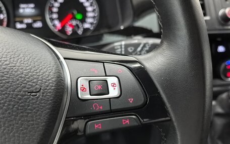 Volkswagen Multivan T6 рестайлинг, 2018 год, 6 995 000 рублей, 25 фотография