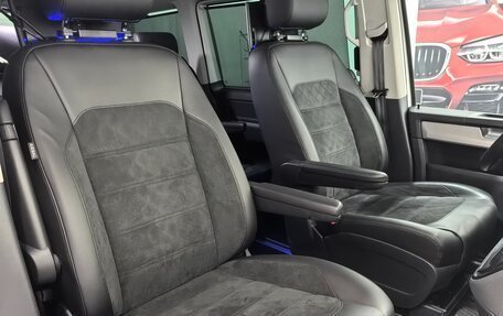 Volkswagen Multivan T6 рестайлинг, 2018 год, 6 995 000 рублей, 27 фотография