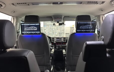 Volkswagen Multivan T6 рестайлинг, 2018 год, 6 995 000 рублей, 33 фотография