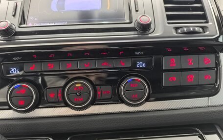 Volkswagen Multivan T6 рестайлинг, 2018 год, 6 995 000 рублей, 36 фотография