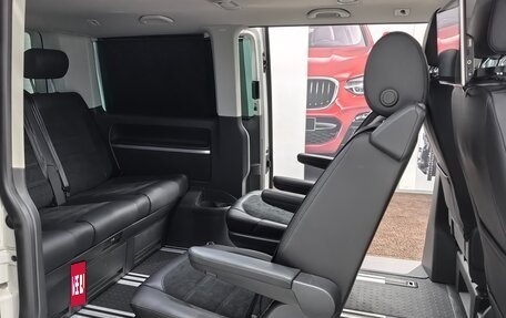 Volkswagen Multivan T6 рестайлинг, 2018 год, 6 995 000 рублей, 31 фотография