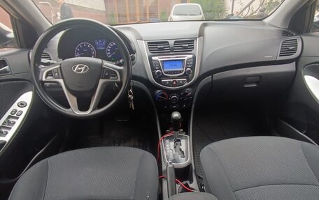 Hyundai Solaris II рестайлинг, 2013 год, 880 000 рублей, 5 фотография