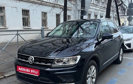 Volkswagen Tiguan II, 2017 год, 2 595 000 рублей, 2 фотография