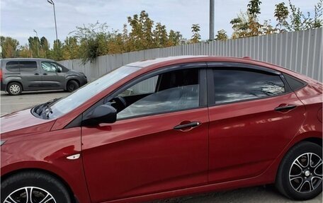 Hyundai Solaris II рестайлинг, 2013 год, 740 000 рублей, 1 фотография