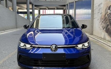 Volkswagen Golf VIII, 2022 год, 2 290 000 рублей, 1 фотография