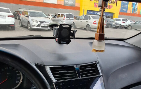 Hyundai Solaris II рестайлинг, 2013 год, 740 000 рублей, 11 фотография