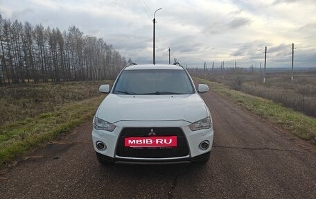 Mitsubishi Outlander III рестайлинг 3, 2011 год, 1 030 000 рублей, 3 фотография