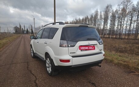 Mitsubishi Outlander III рестайлинг 3, 2011 год, 1 030 000 рублей, 4 фотография