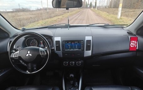 Mitsubishi Outlander III рестайлинг 3, 2011 год, 1 030 000 рублей, 6 фотография