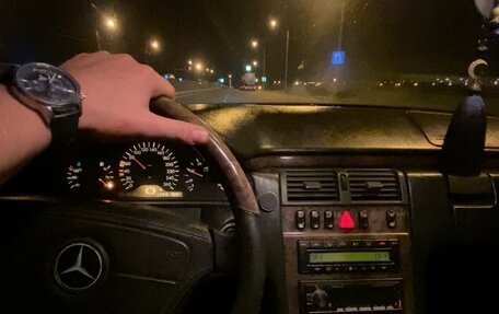 Mercedes-Benz E-Класс, 1997 год, 470 000 рублей, 10 фотография