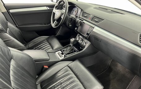 Skoda Superb III рестайлинг, 2017 год, 1 870 000 рублей, 13 фотография