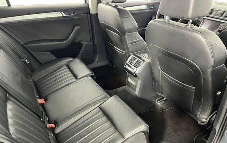 Skoda Superb III рестайлинг, 2017 год, 1 870 000 рублей, 12 фотография