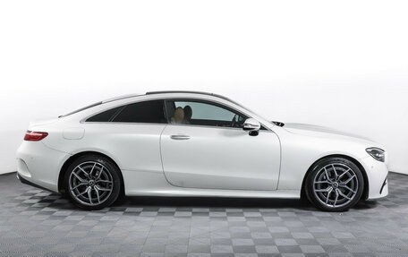 Mercedes-Benz E-Класс, 2020 год, 5 790 000 рублей, 4 фотография