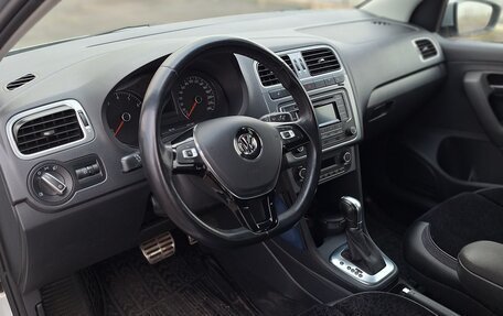 Volkswagen Polo VI (EU Market), 2016 год, 1 140 000 рублей, 18 фотография