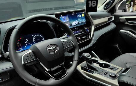 Toyota Highlander, 2025 год, 6 300 000 рублей, 17 фотография