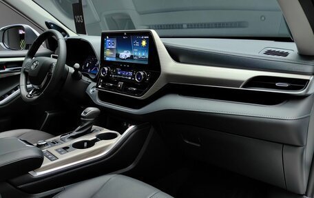 Toyota Highlander, 2025 год, 6 300 000 рублей, 20 фотография