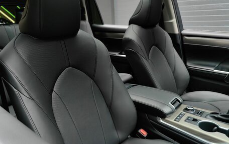 Toyota Highlander, 2025 год, 6 300 000 рублей, 26 фотография