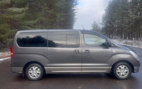 Hyundai H-1 II рестайлинг, 2012 год, 1 350 000 рублей, 4 фотография