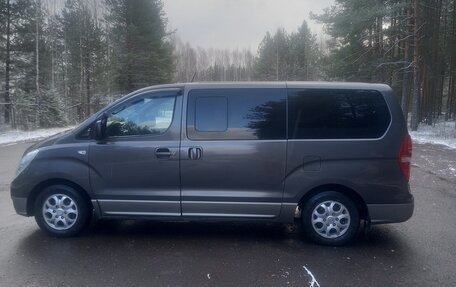 Hyundai H-1 II рестайлинг, 2012 год, 1 350 000 рублей, 8 фотография