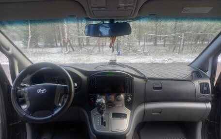 Hyundai H-1 II рестайлинг, 2012 год, 1 350 000 рублей, 12 фотография