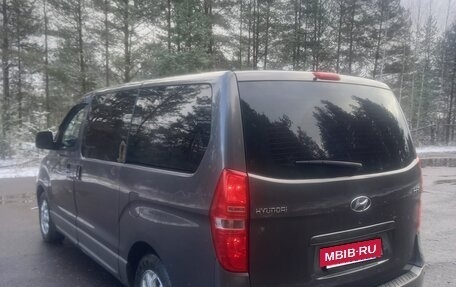 Hyundai H-1 II рестайлинг, 2012 год, 1 350 000 рублей, 7 фотография