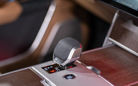 Land Rover Range Rover IV рестайлинг, 2025 год, 27 990 000 рублей, 16 фотография