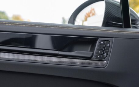 Porsche Cayenne III, 2025 год, 31 000 000 рублей, 25 фотография