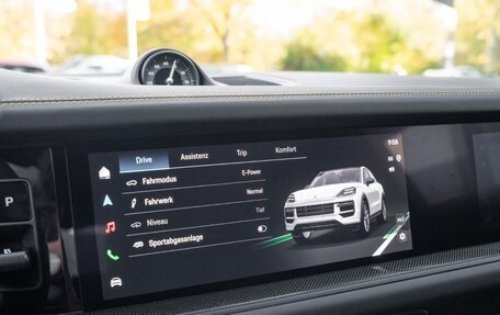 Porsche Cayenne III, 2025 год, 31 000 000 рублей, 34 фотография