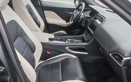 Jaguar F-Pace, 2018 год, 3 400 000 рублей, 13 фотография