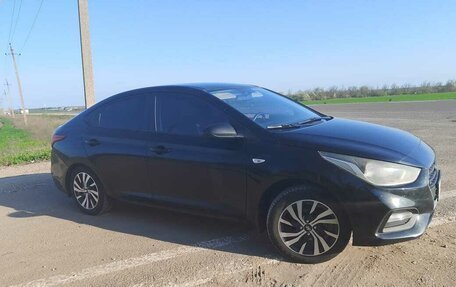 Hyundai Solaris II рестайлинг, 2017 год, 1 300 000 рублей, 2 фотография