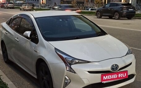 Toyota Prius IV XW50, 2016 год, 1 550 000 рублей, 1 фотография