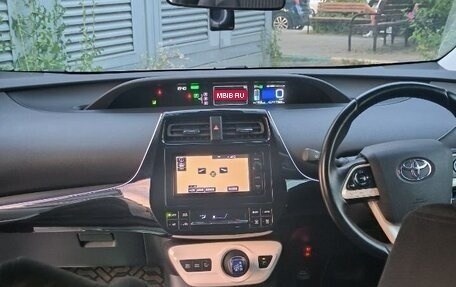 Toyota Prius IV XW50, 2016 год, 1 550 000 рублей, 4 фотография